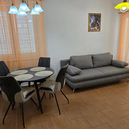Apartment Pecnik *