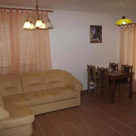 Apartment Pecnik *
